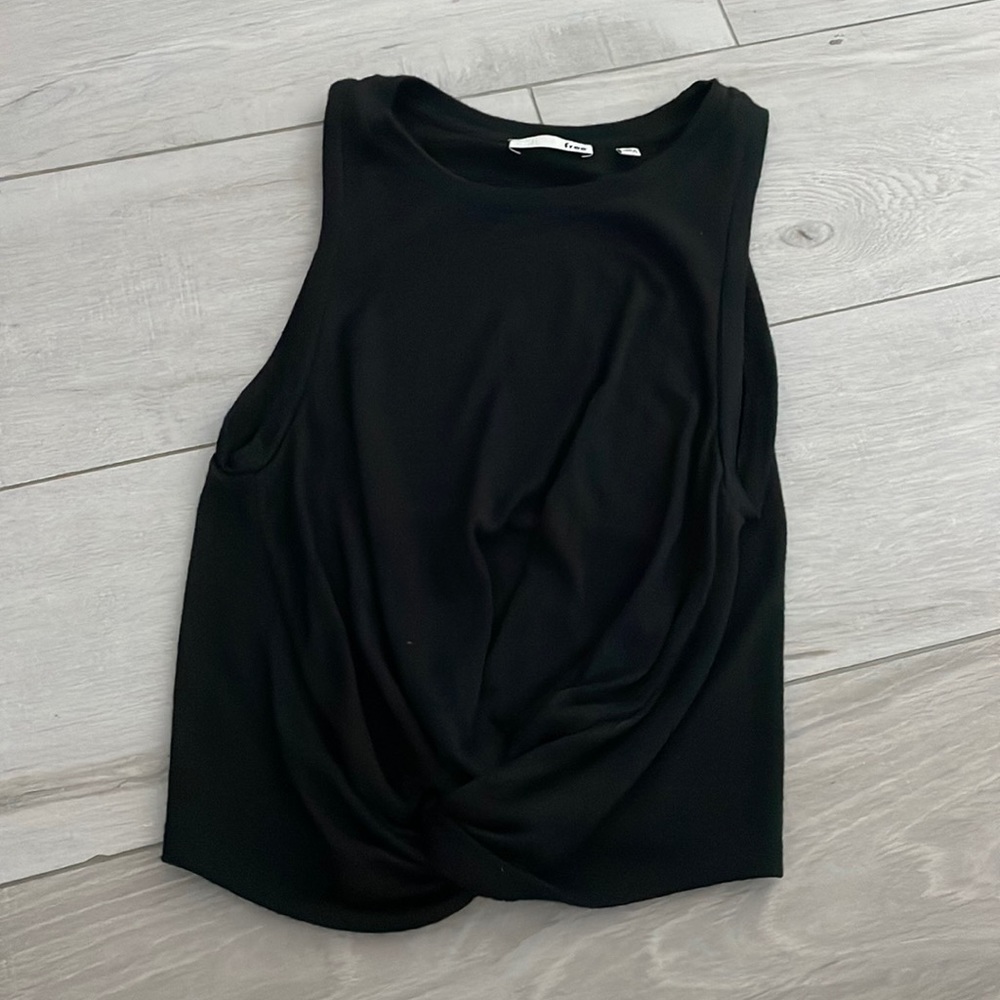 Aritzia Wilfred Free Tank